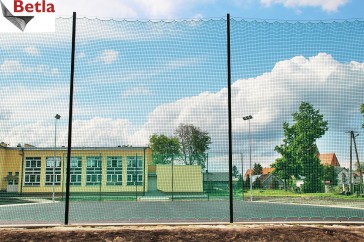 Siatki Miastko - Ochronne siatki na boisko szkolne. Piłkochwyt dla terenów Miastka